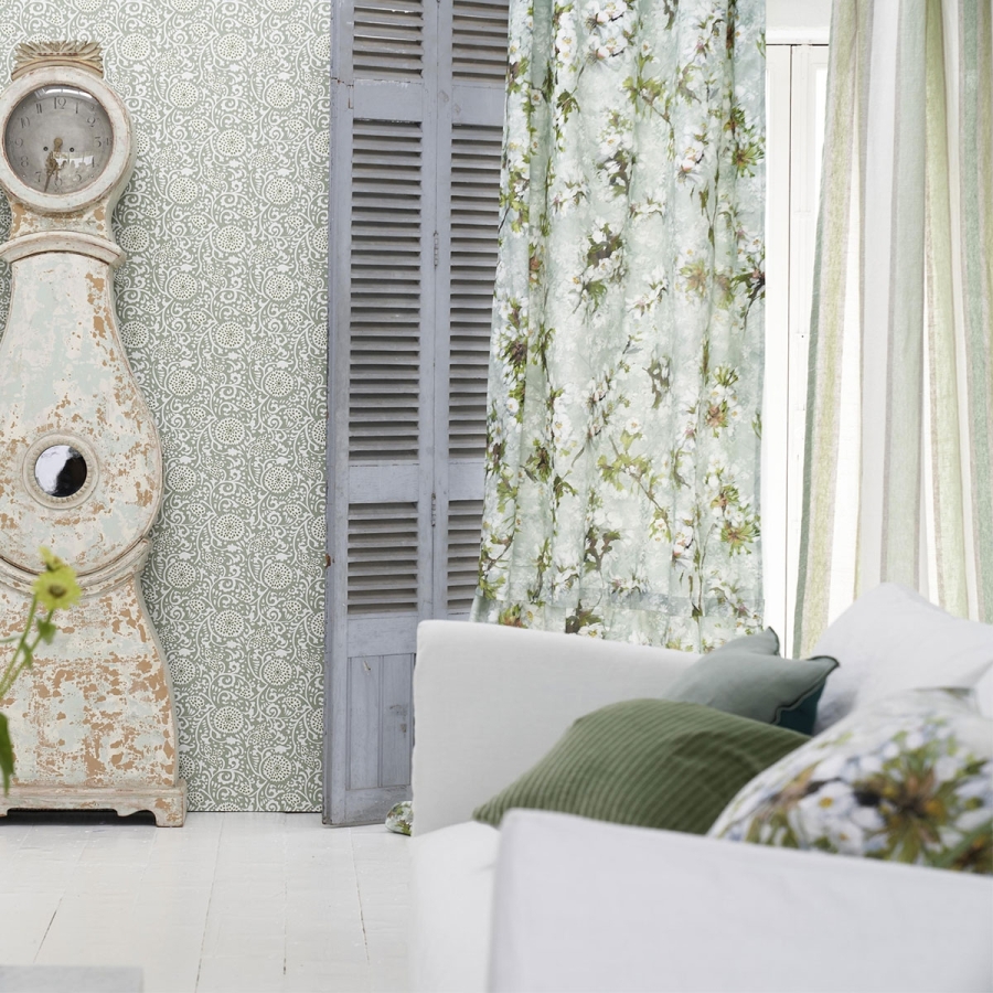 Хлопковая ткань Designers Guild FDG3018/01 Fleur D Assam Platinum коллекции Porcelaine de Chine в интерьере