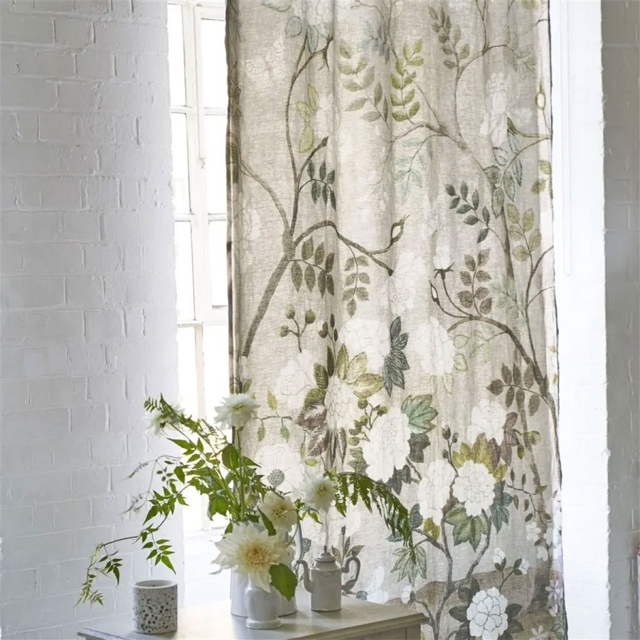 Льняная ткань Designers Guild FDG3019/02 Fleur Orientale Pale Birch коллекции Porcelaine de Chine в интерьере