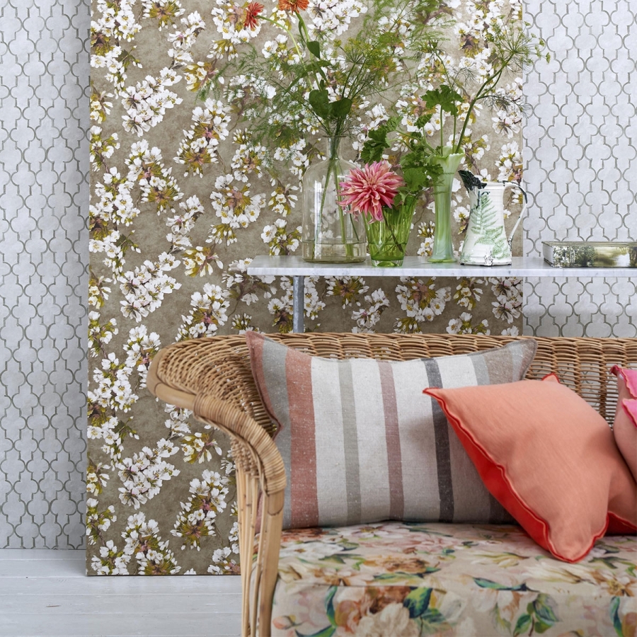 Ткань Designers Guild FDG3023/01 Jardin Botanique Tuberose в обивке