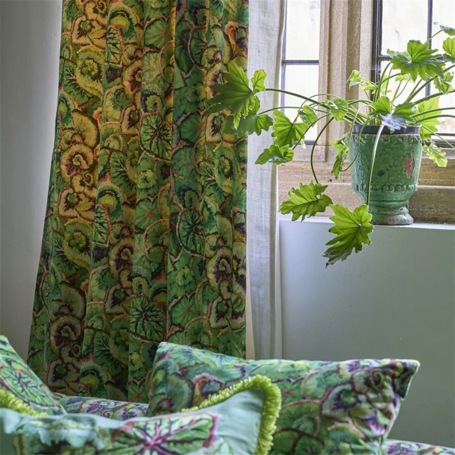 Ткань Designers Guild FDG3165/01 Leaf Glaze Emerald коллекции Pottery Studio в интерьере