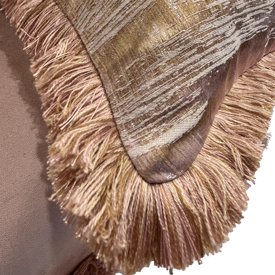 Детализация декоративной подушки AMANZI ROSE