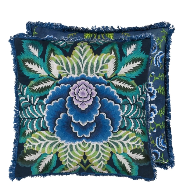 Декоративная подушка Designers Guild CCDG1466 Rose De Damas Embroidered Indigo Cotton