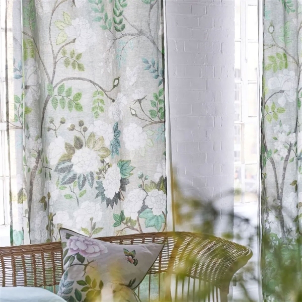 Льняная ткань Designers Guild FDG3019/01 Fleur Orientale Celadon в интерьере