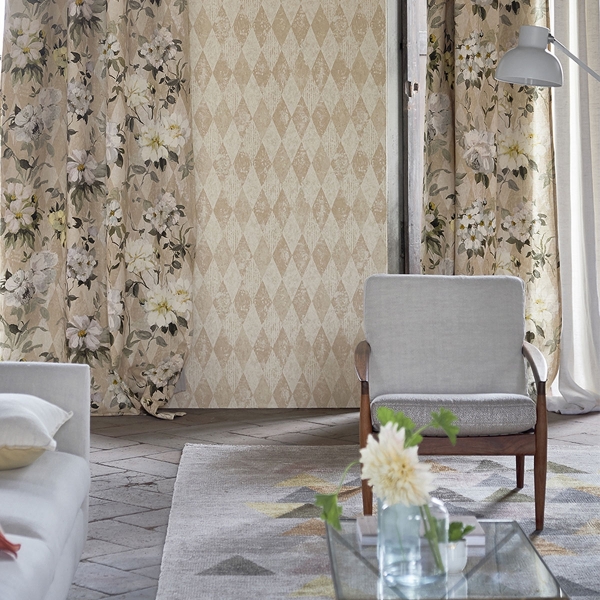 Обои флизелиновые Designers Guild PDG1090/03 Arlecchino Linen коллекции Foscari Fresco в интерьере