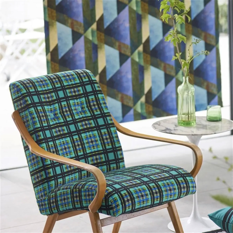 Ткань Designers Guild FDG3028/02 Patiali Azure коллекции Madhya в обивке мебели