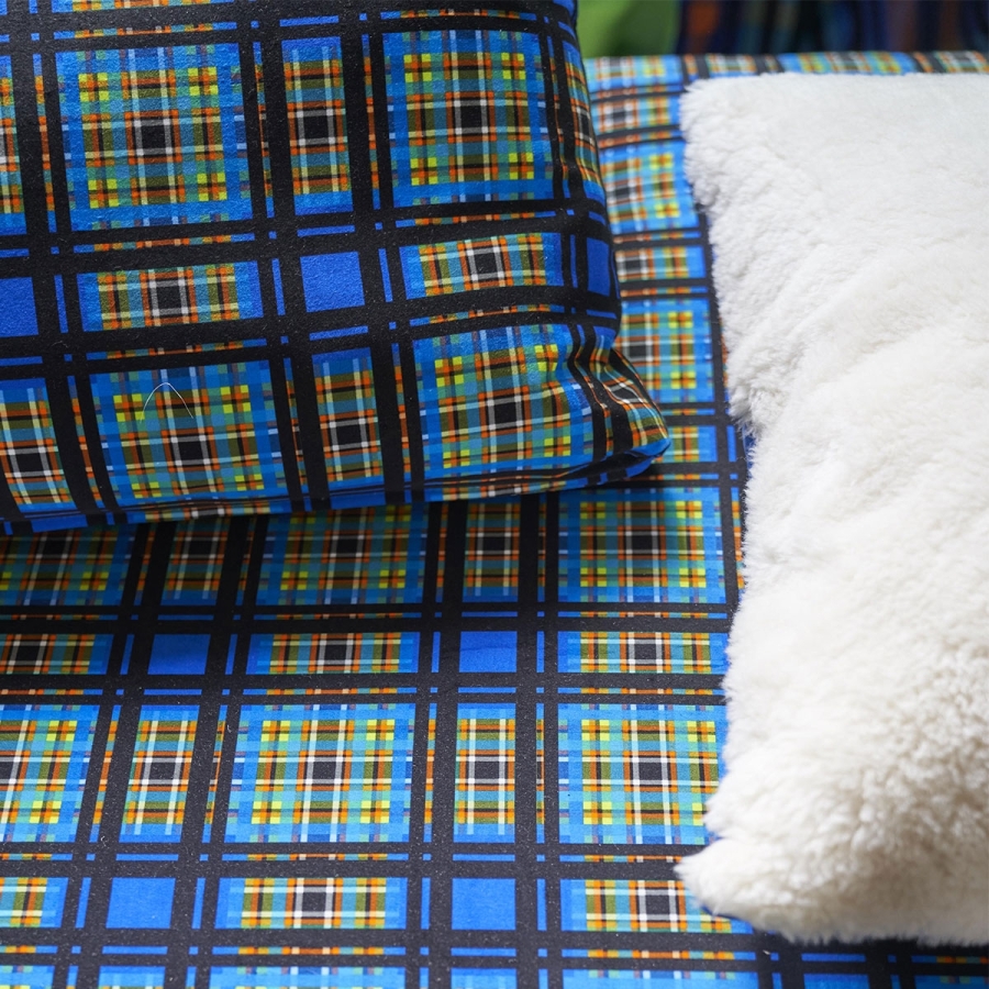 Ткань Designers Guild FDG3028/03 Patiali Cobalt коллекции Madhya в обивке мебели