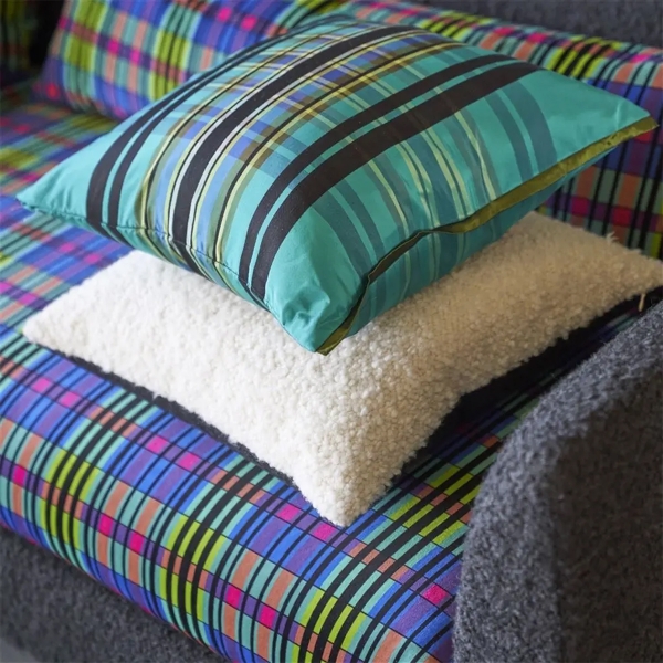 Ткань Designers Guild FDG3027/01 Shastri Cobalt в интерьере