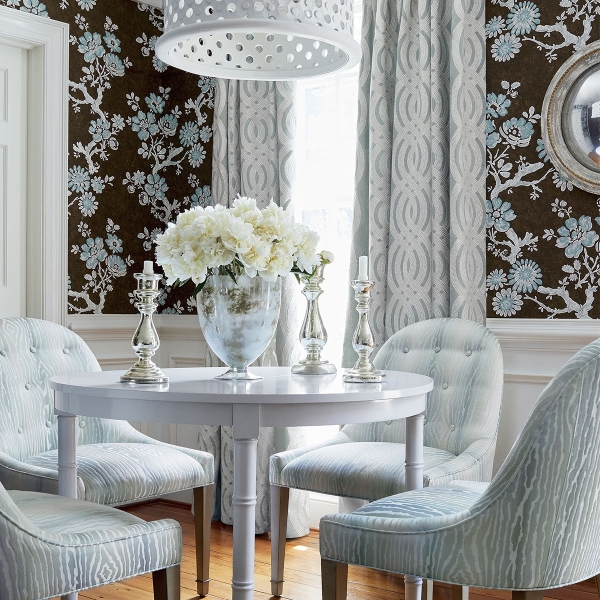 Обои бумажные Thibaut T10817 Claudette Brown коллекции Heritage в интерьере
